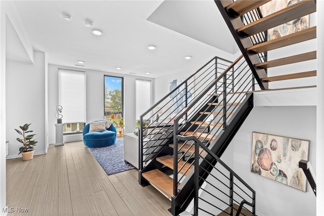 Cleveland, Ohio 44113, United States, 2 Bedrooms Bedrooms, ,3 BathroomsBathrooms,Residential,Active,154981