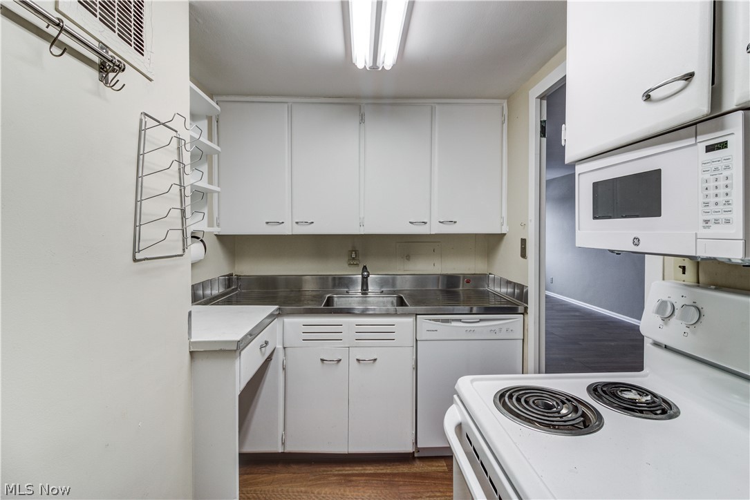 Shaker Club Condos - Residential