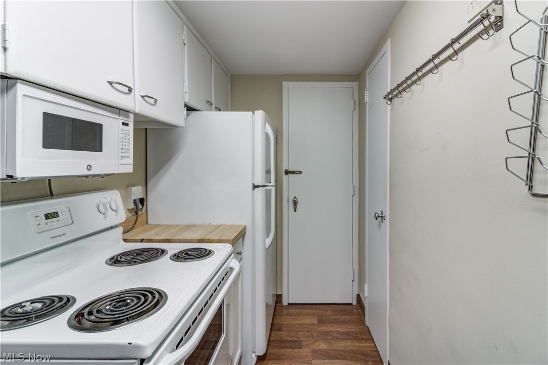 Shaker Club Condos - Residential