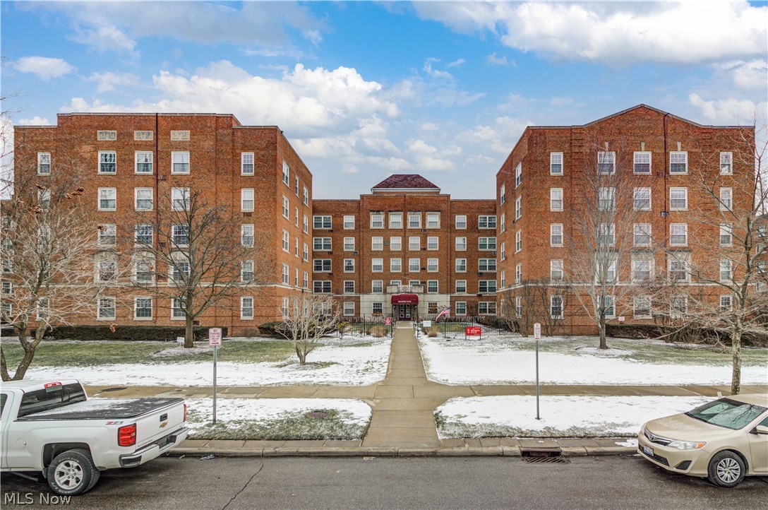 Shaker Club Condos - Residential