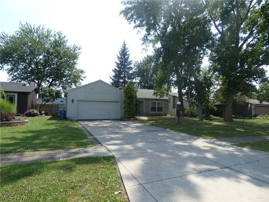 Three bedroom Ranch with open floor plan. Vaulted ceilings with see through fireplace you can enjoy from your kitchen, living room and family room. Deck off master bedroom and family room . Large fenced yard.