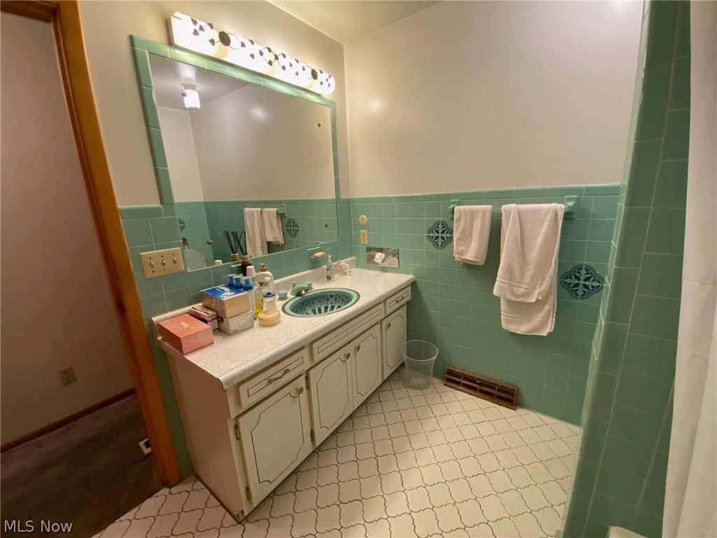 Dixon Heights LOT 35 - Residential