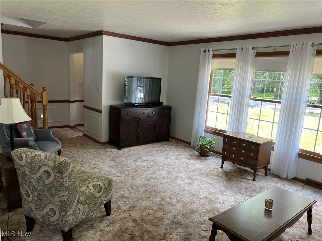Photo of 7579 Mccreary Road, Seven Hills, OH 44131 (MLS # 5166130)