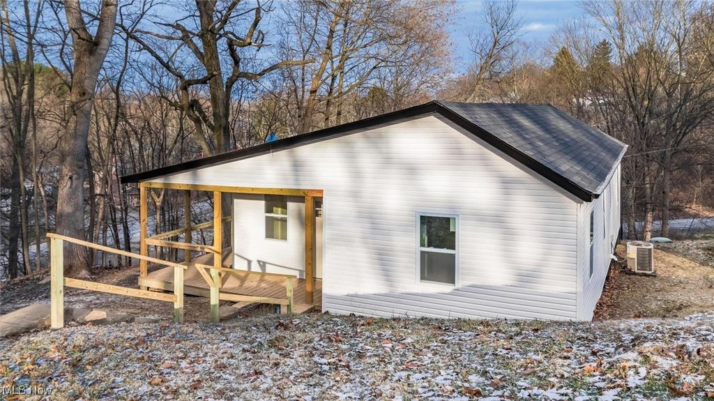 Photo of 1329 Stone Street, Zanesville, OH 43701 (MLS # 5182223)