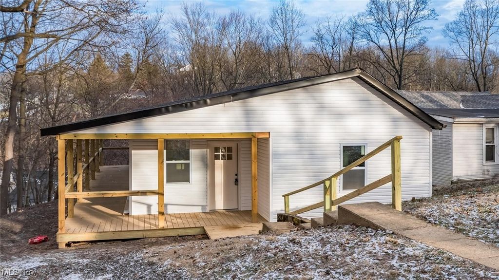 Photo of 1329 Stone Street, Zanesville, OH 43701 (MLS # 5182223)