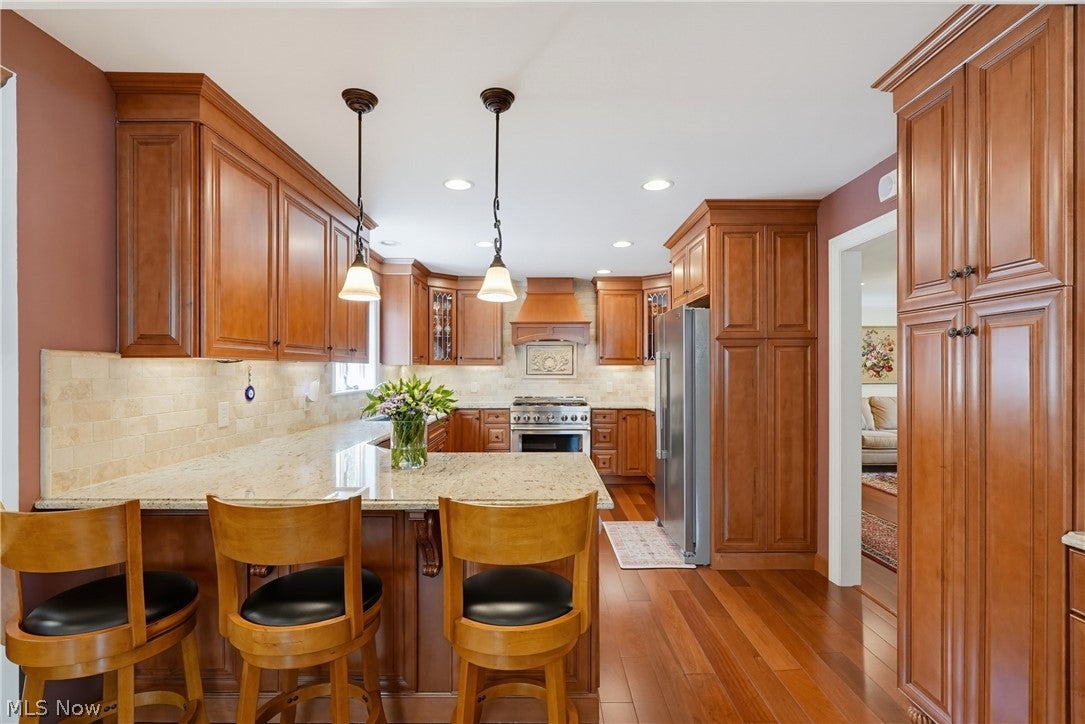 988 Cranbrook Drive