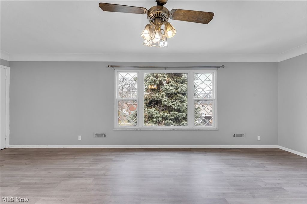 Photo of 2915 Snow Road #2/UP, Parma, OH 44134 (MLS # 5211877)