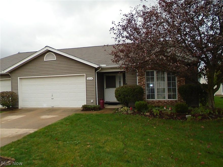 Desirable ranch cluster on quiet cul-de-sac.  Master suite offers private bath with walk-in shower. Neutral carpet throughout. Outdoor patio is covered with potential for screening.