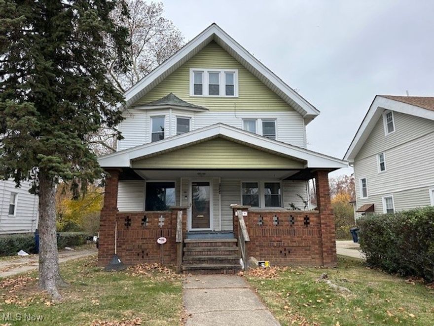 Welcome to this charming Colonial-style home in Cleveland Heights, OH. Featuring a spacious front porch, this residence boasts a recently updated kitchen and bathroom, enhancing its modern appeal. The property includes a newer two-car garage and a huge deck, perfect for outdoor gatherings. Inside, you'll find formal dining and additional rooms, all adorned with hardwood floors and built-in features throughout, adding to the home's character. The finished third floor offers extra living space, ideal for various needs.