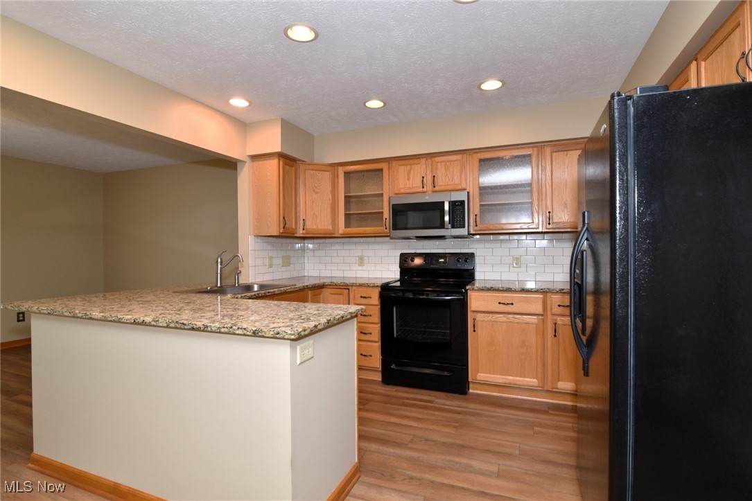 5015 Portland Cove, Stow, Ohio image 14