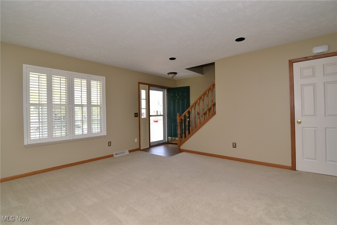 5015 Portland Cove, Stow, Ohio image 7