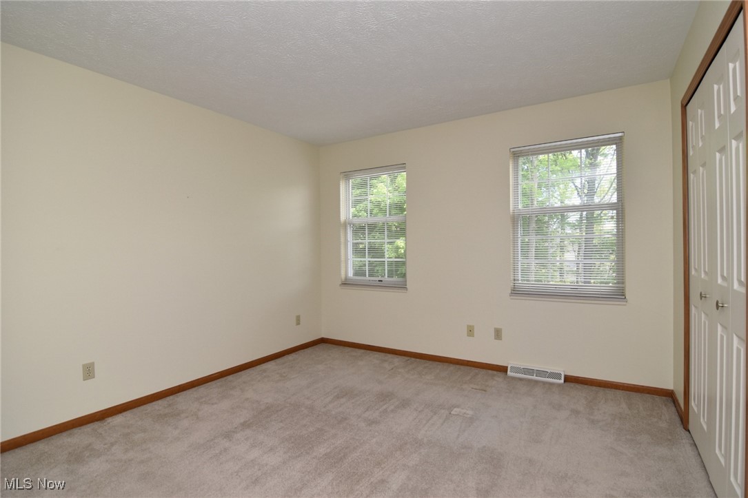 5015 Portland Cove, Stow, Ohio image 32