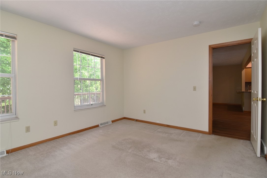 5015 Portland Cove, Stow, Ohio image 24