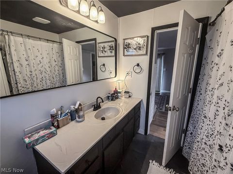 Tiny photo for 4408 Lincoln Street, Parkersburg, WV 26104 (MLS # 5188043)