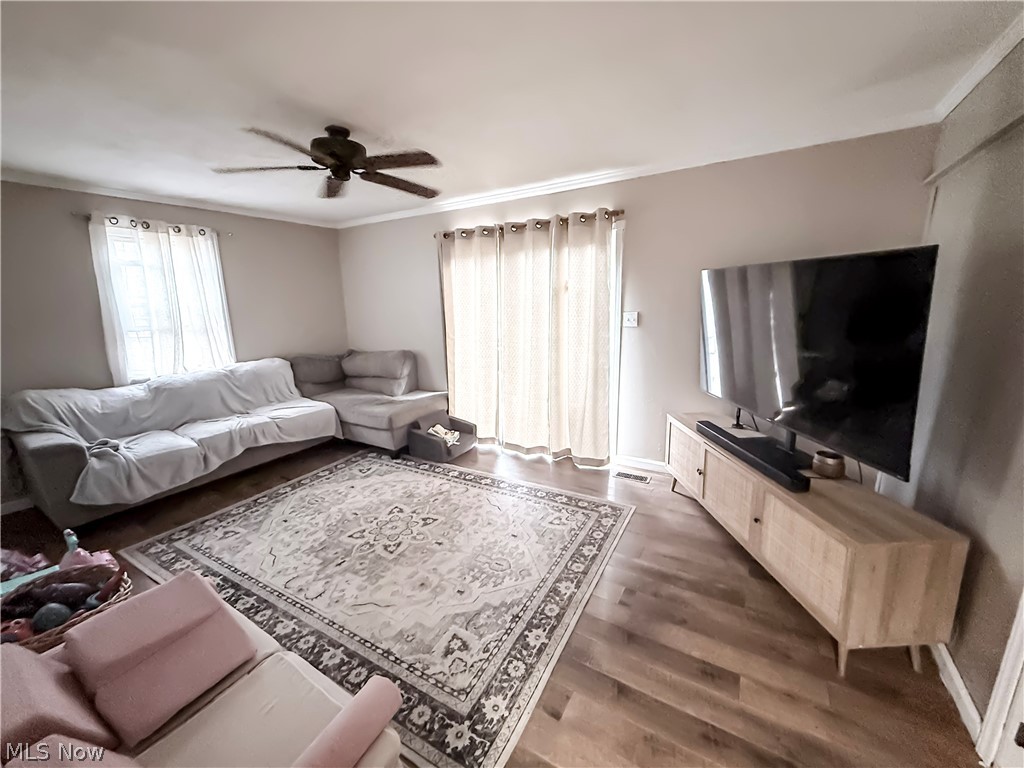 H Olmes Park Adn - Residential