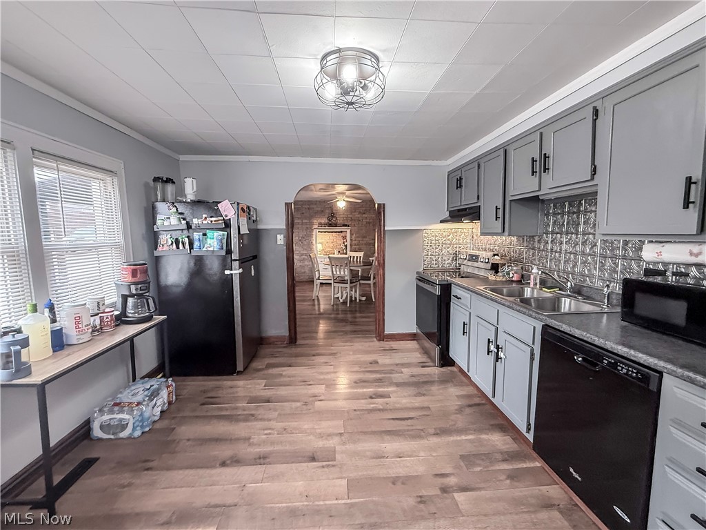 H Olmes Park Adn - Residential