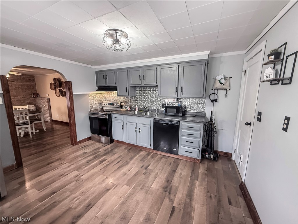 H Olmes Park Adn - Residential