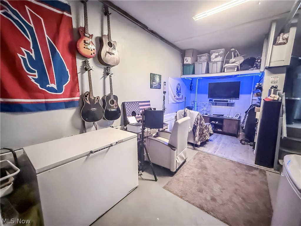 H Olmes Park Adn - Residential