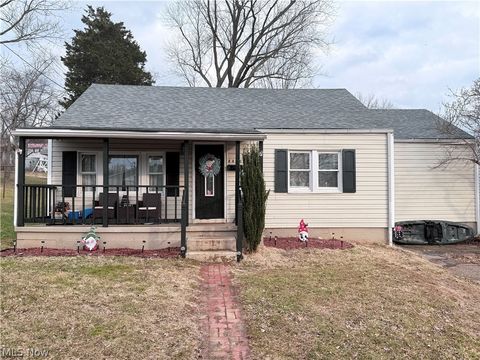 Tiny photo for 4408 Lincoln Street, Parkersburg, WV 26104 (MLS # 5188043)