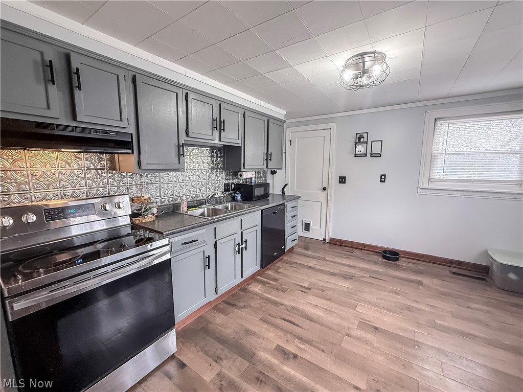 H Olmes Park Adn - Residential