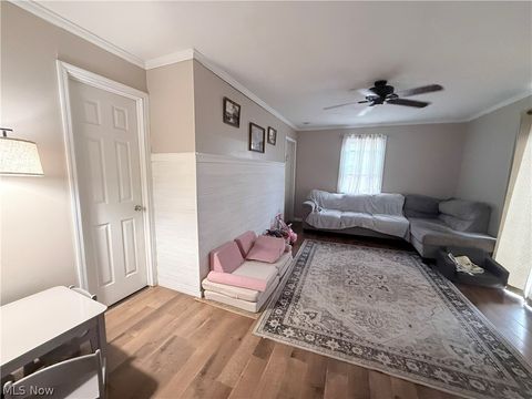 Tiny photo for 4408 Lincoln Street, Parkersburg, WV 26104 (MLS # 5188043)