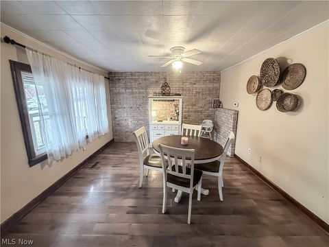 Tiny photo for 4408 Lincoln Street, Parkersburg, WV 26104 (MLS # 5188043)