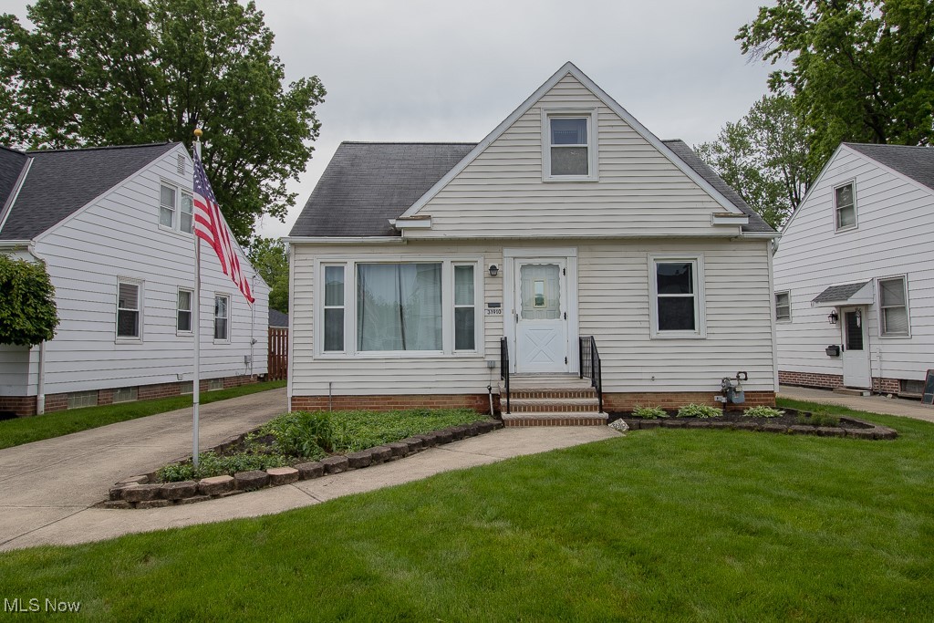 31910 Pendley Road, Willowick, Ohio image 1