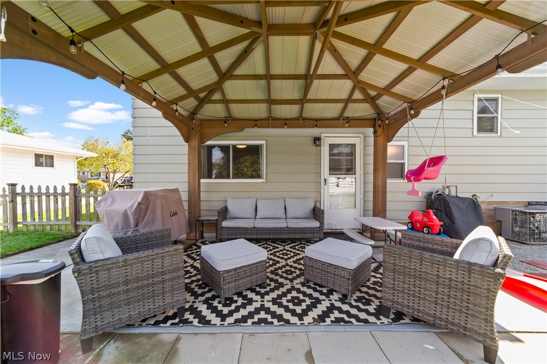 F & F Dev Co Inc - Residential