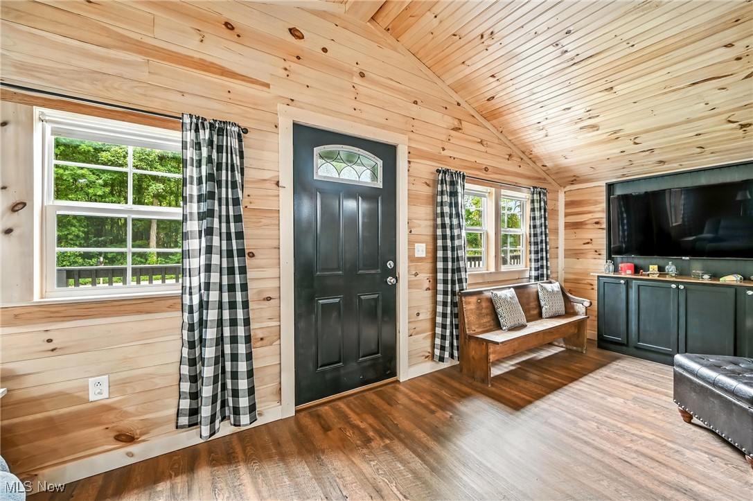 Berlin Center, Ohio 44401, United States, 2 Bedrooms Bedrooms, ,2 BathroomsBathrooms,Residential,Contingent,176228