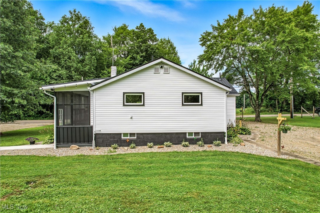 Berlin Center, Ohio 44401, United States, 2 Bedrooms Bedrooms, ,2 BathroomsBathrooms,Residential,Contingent,176228