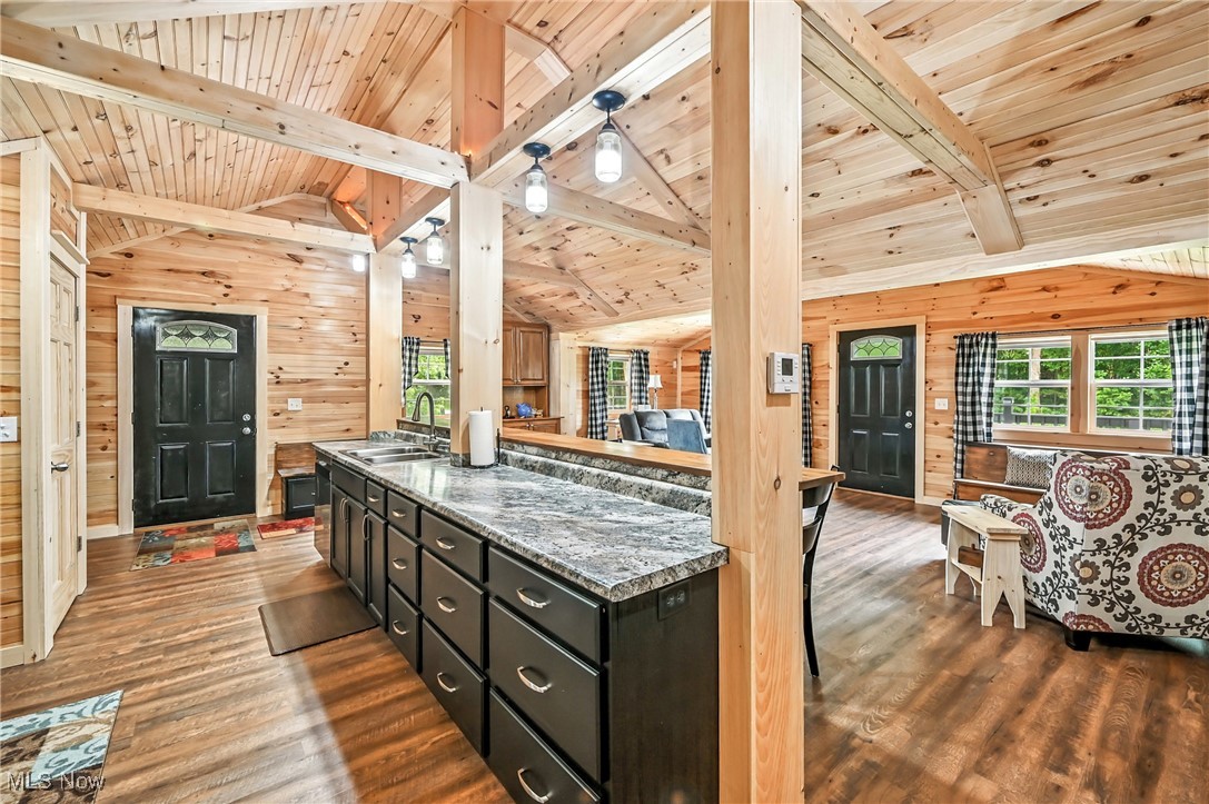 Berlin Center, Ohio 44401, United States, 2 Bedrooms Bedrooms, ,2 BathroomsBathrooms,Residential,Contingent,176228