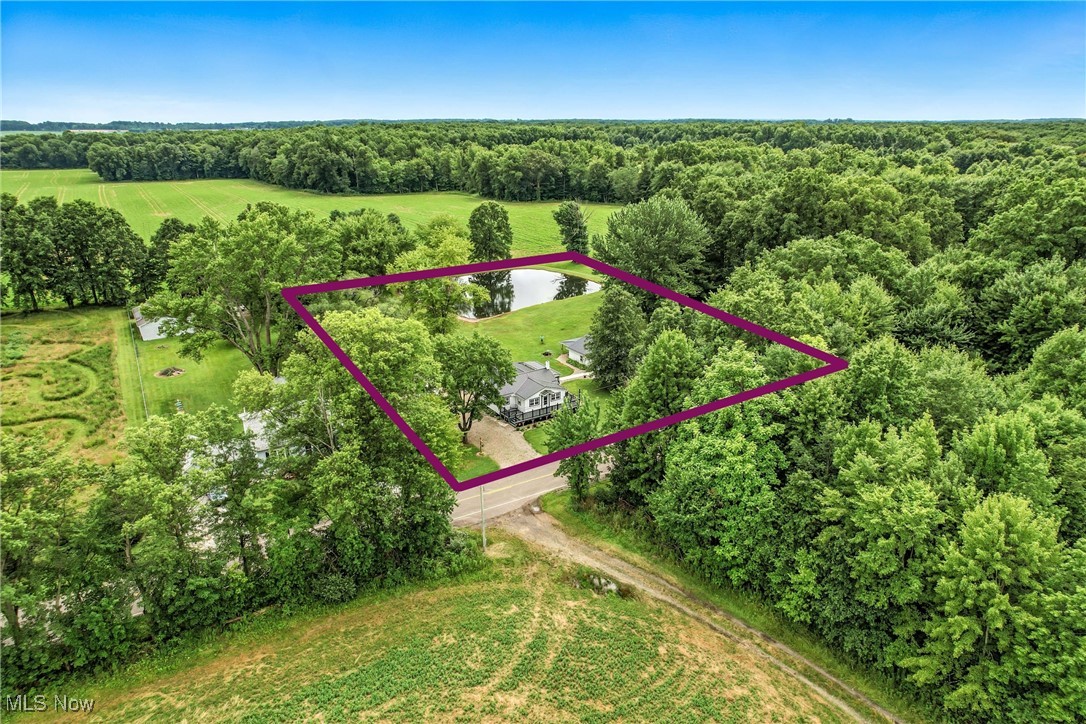 Berlin Center, Ohio 44401, United States, 2 Bedrooms Bedrooms, ,2 BathroomsBathrooms,Residential,Contingent,176228