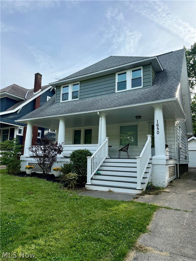 Photo of 1650 Elbur Avenue, Lakewood, OH 44107 (MLS # 5216858)
