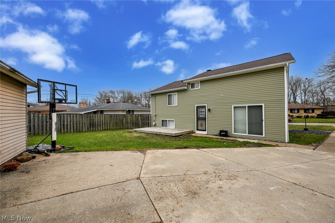 Bedford Colony Club Apts - Residential