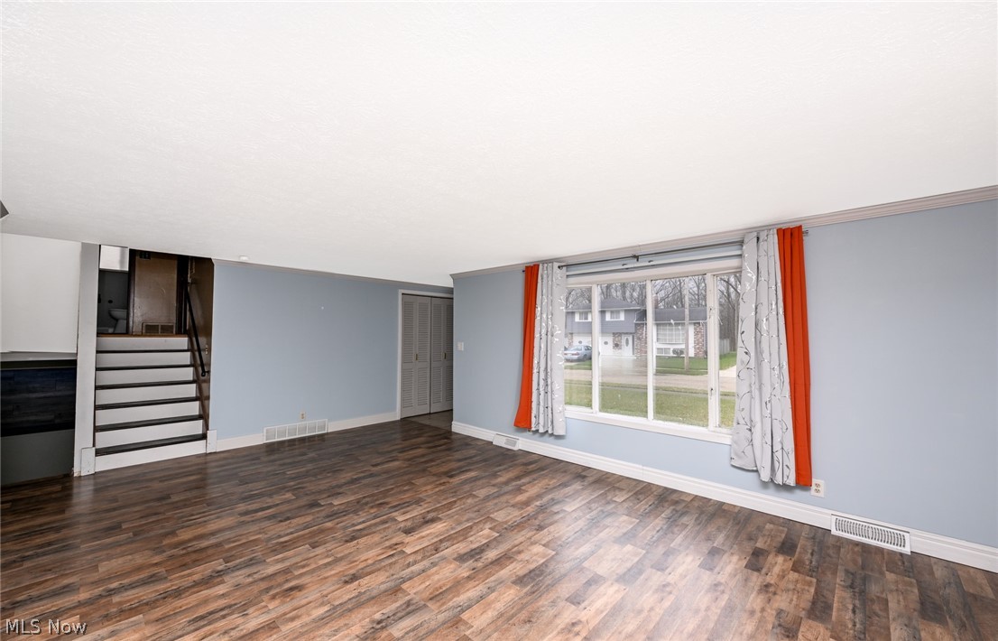 Bedford Colony Club Apts - Residential