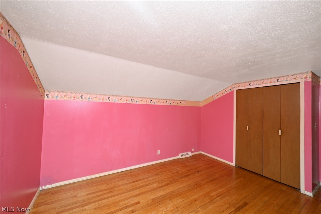 Bedford Colony Club Apts - Residential