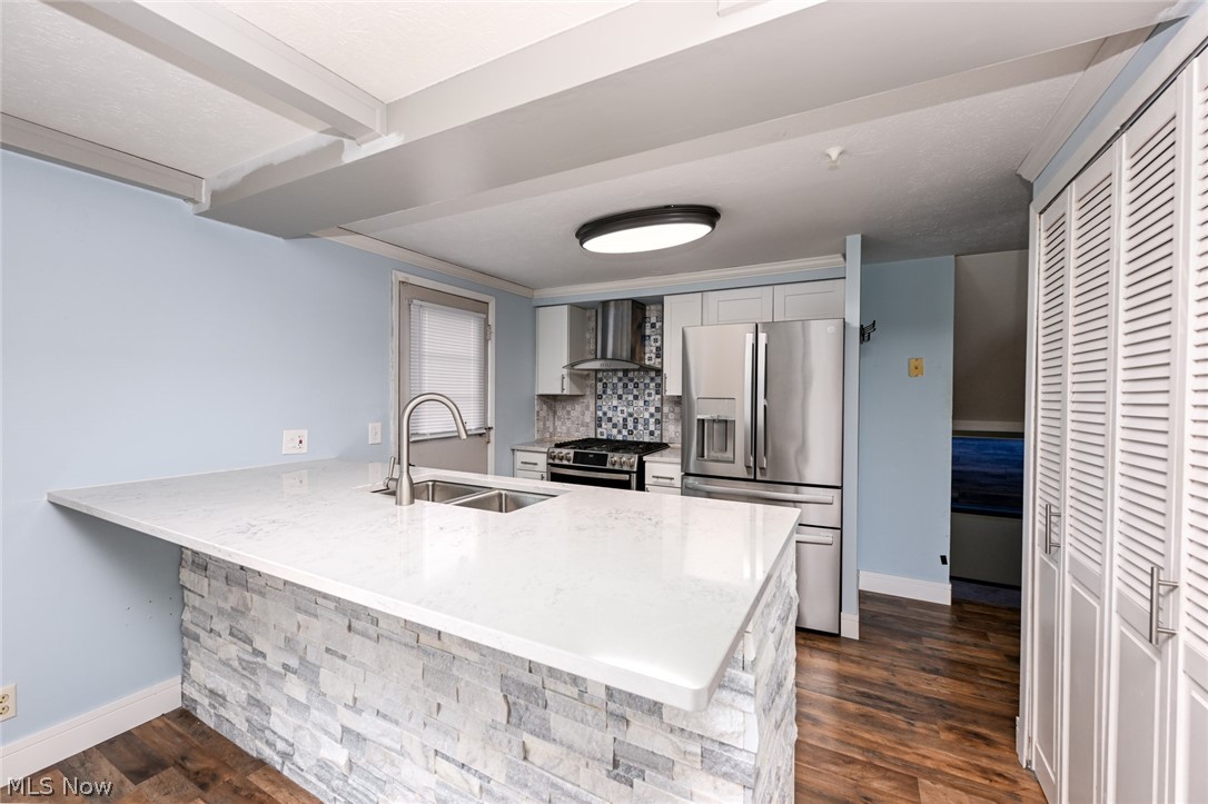 Bedford Colony Club Apts - Residential