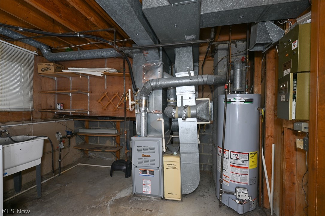 Bedford Colony Club Apts - Residential