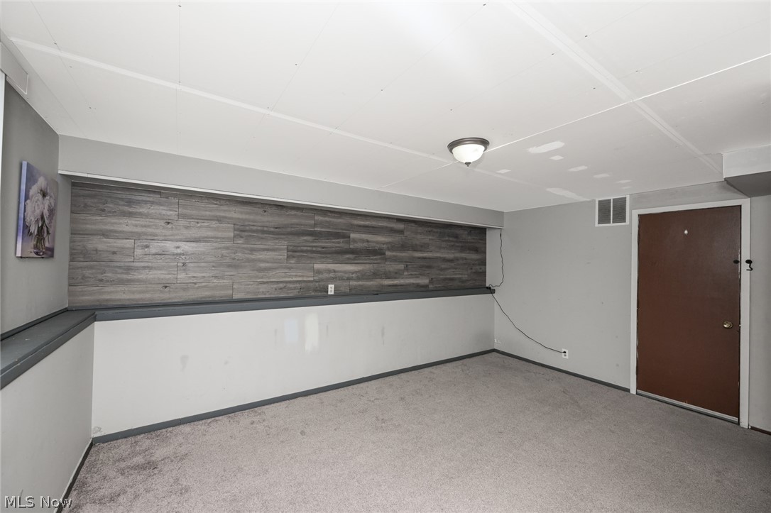 Bedford Colony Club Apts - Residential