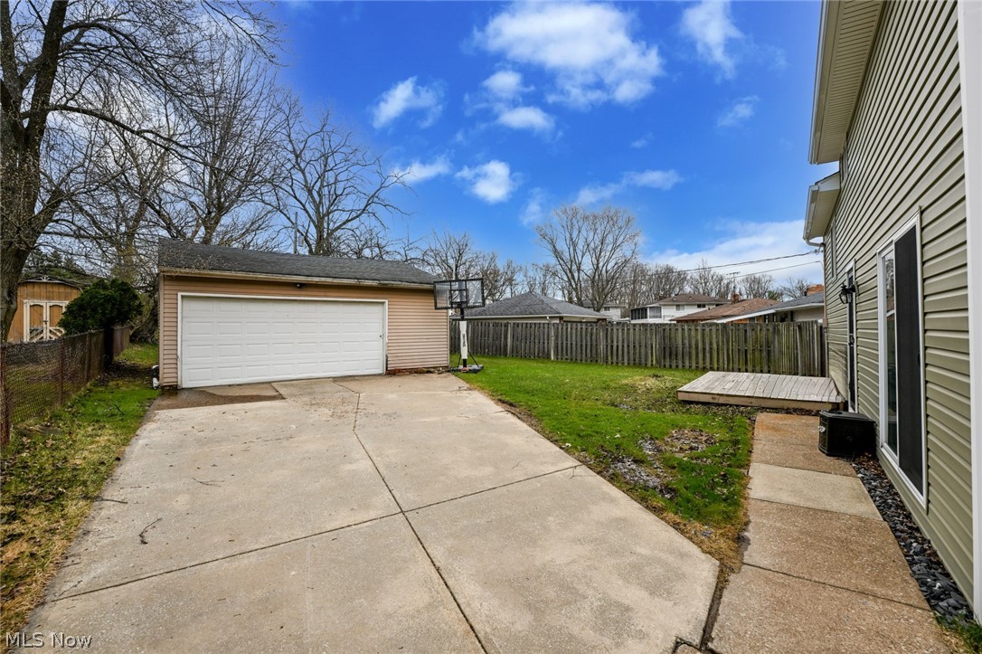 Bedford Colony Club Apts - Residential