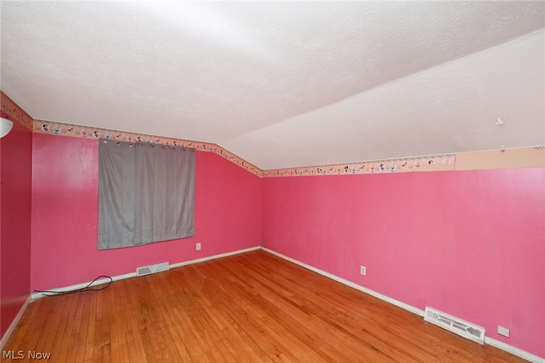 Bedford Colony Club Apts - Residential