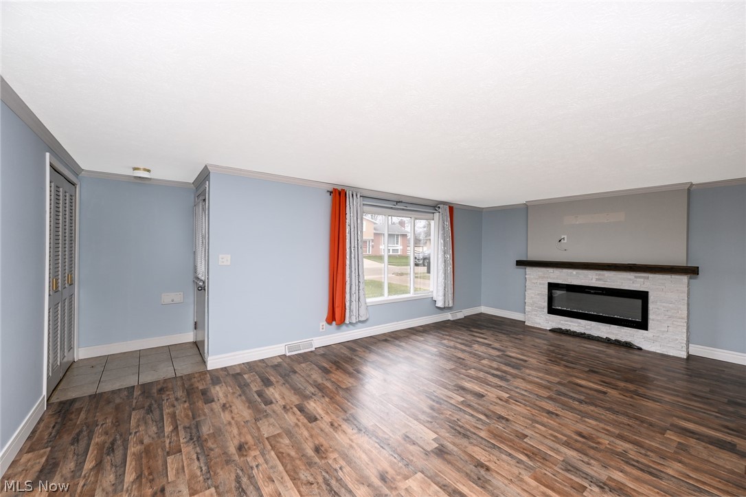 Bedford Colony Club Apts - Residential