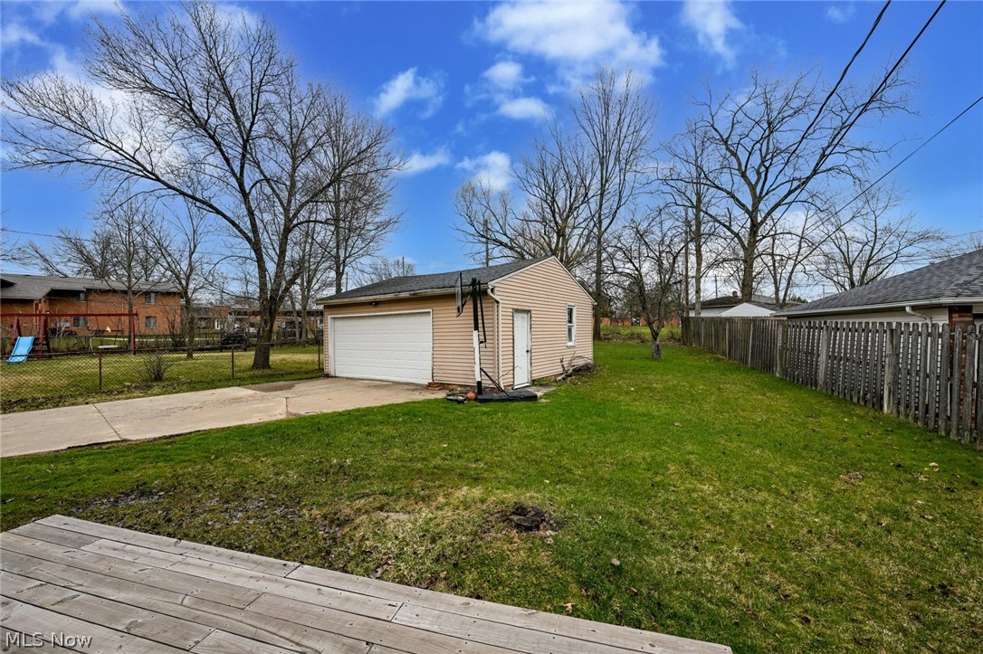 Bedford Colony Club Apts - Residential