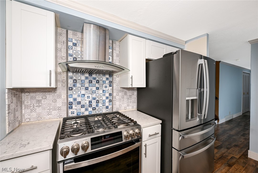 Bedford Colony Club Apts - Residential