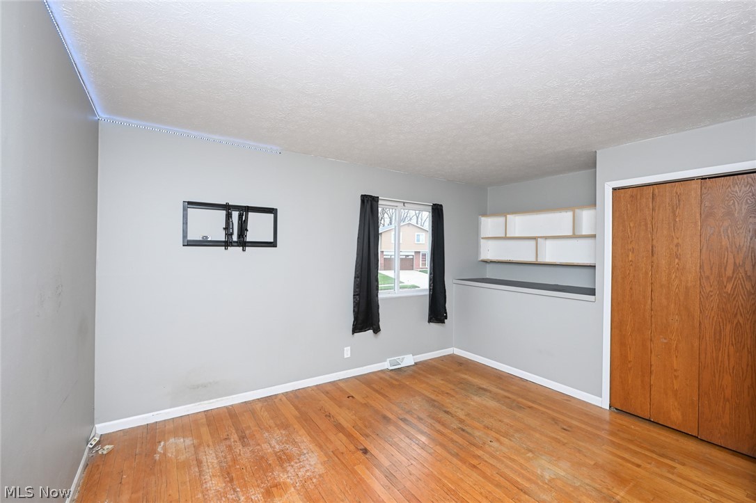 Bedford Colony Club Apts - Residential