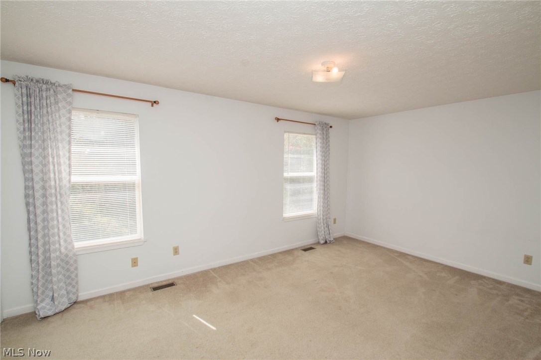 Wolfs Den - Residential Income