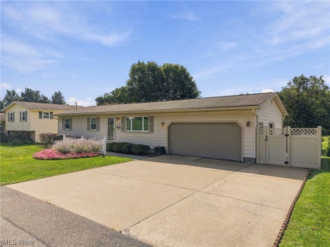 Tiny photo for 1805 Woodruff Avenue NW, Massillon, OH 44647 (MLS # 5256930)