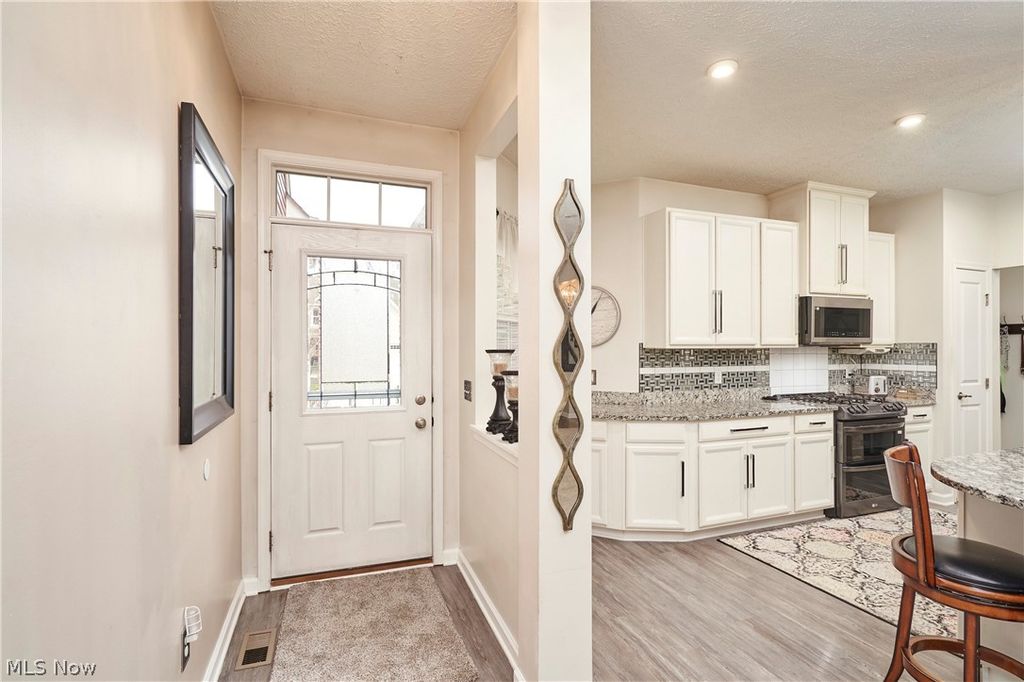 Photo of 3198 Old Mill Drive, Cuyahoga Falls, OH 44223 (MLS # 5198847)