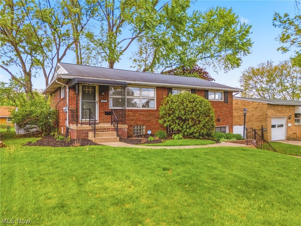 Photo of 2621 16th Street NW, Canton, OH 44708 (MLS # 5205376)