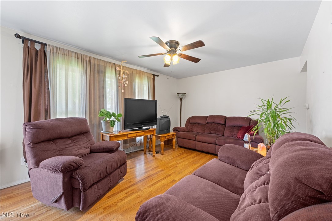 3302 Maplecrest Drive